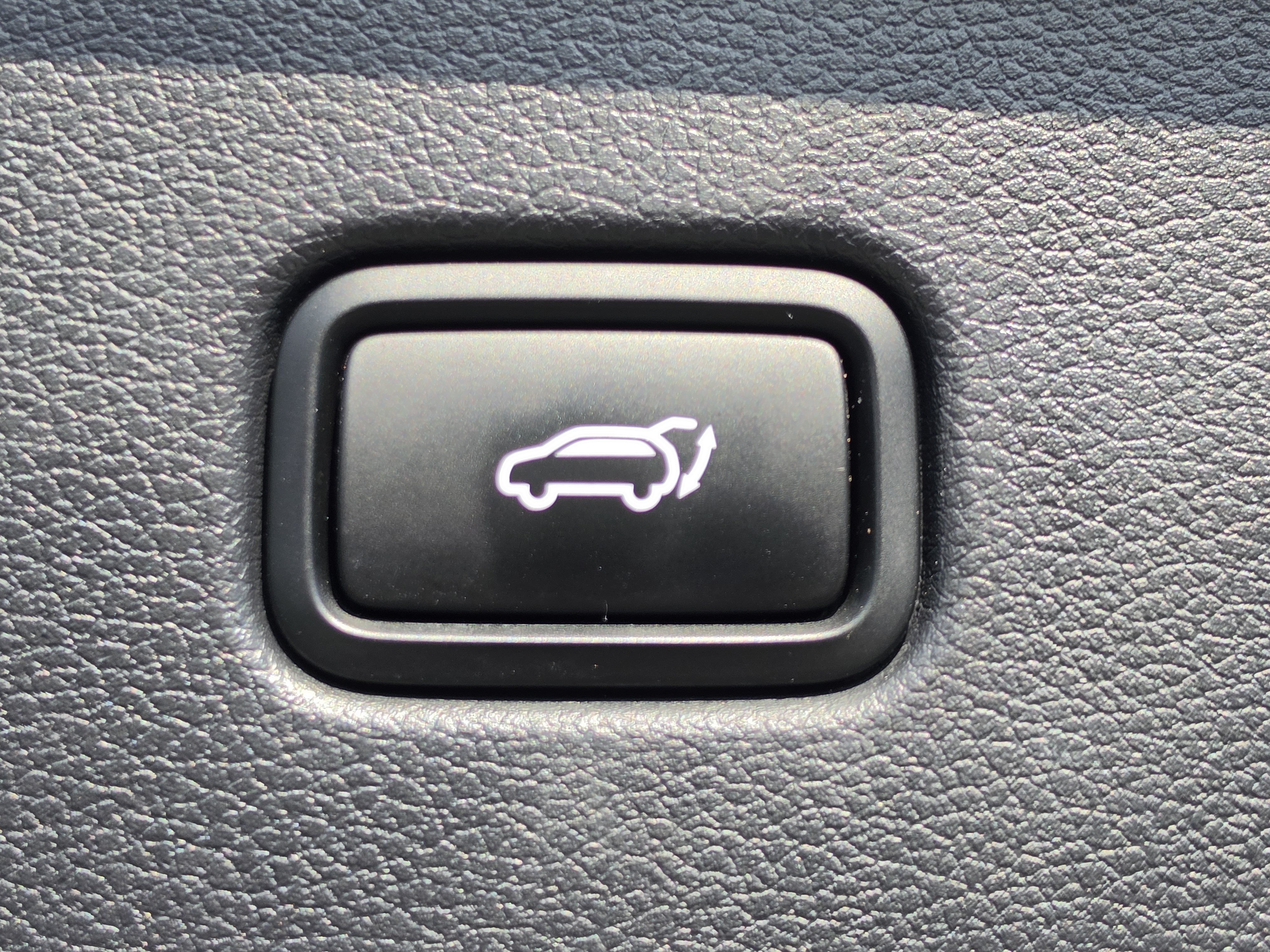 Used 2022 Moonlight Cloud Hyundai SEL image 16