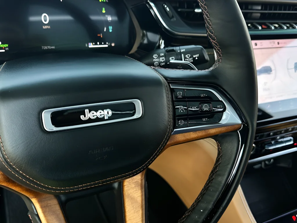 Used 2022 White Jeep Summit Reserve 4xe image 12