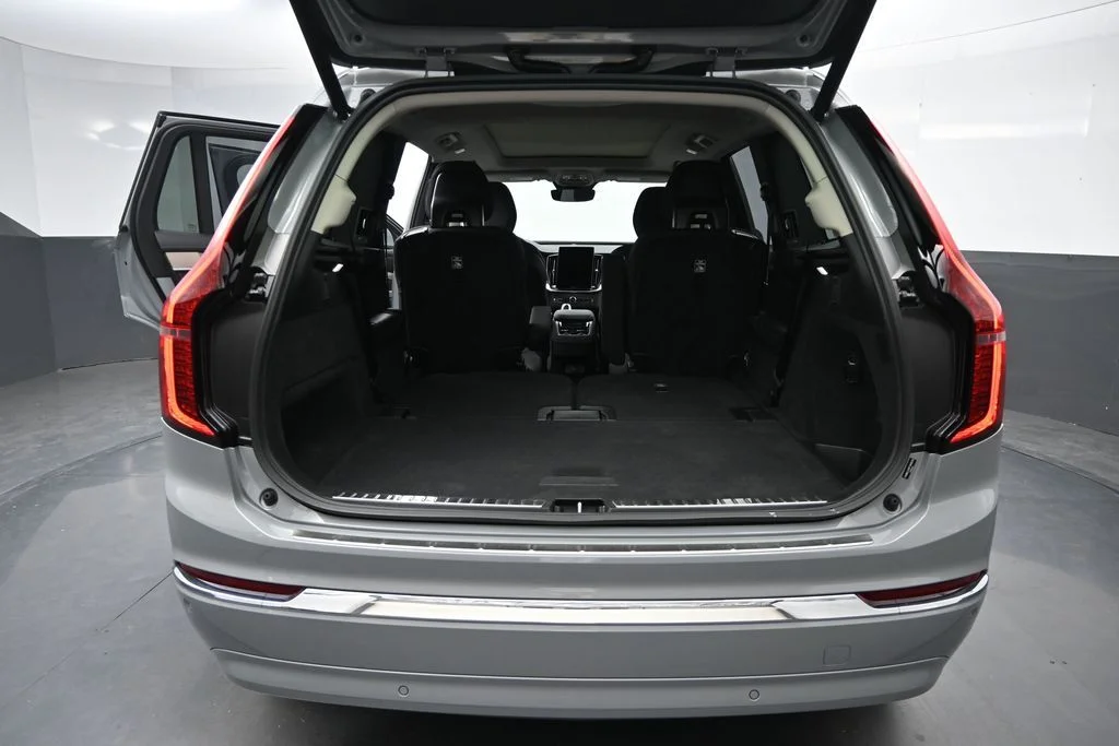 New 2026 Vapour Grey Volvo Plus image 18