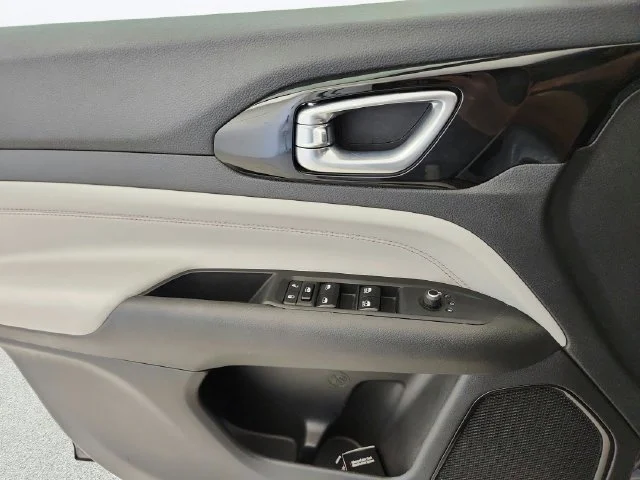 Used 2024 Metallic Jeep Limited image 20