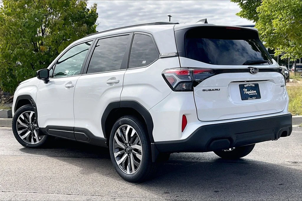 New 2026 CRYSTAL WHITE PEARL Subaru Touring image 3
