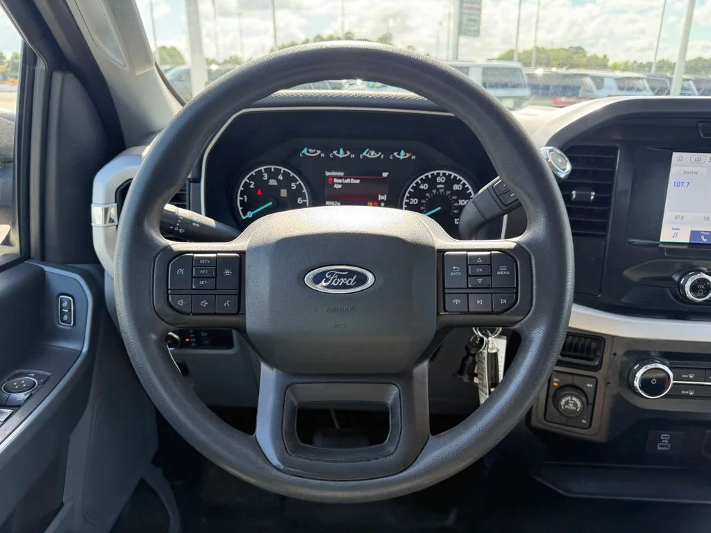 Used 2023 Blue Ford XLT image 9