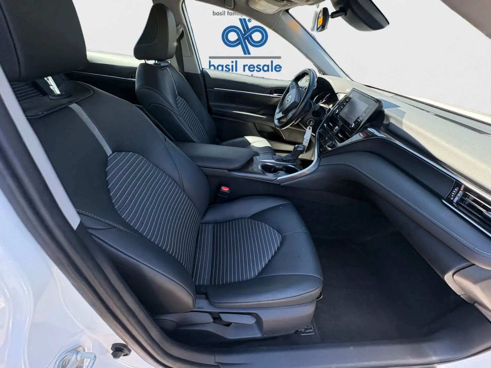 Used 2024 Ice Cap Toyota SE image 21