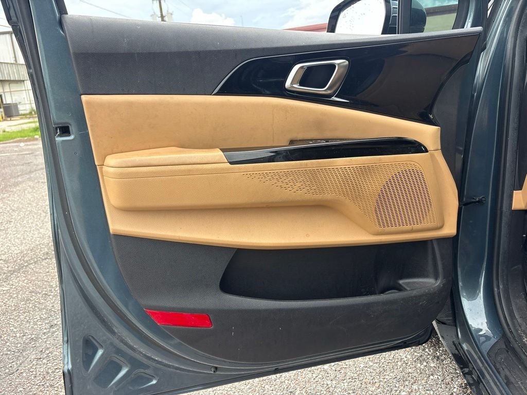 2022 Kia Carnival EX - Photo 9