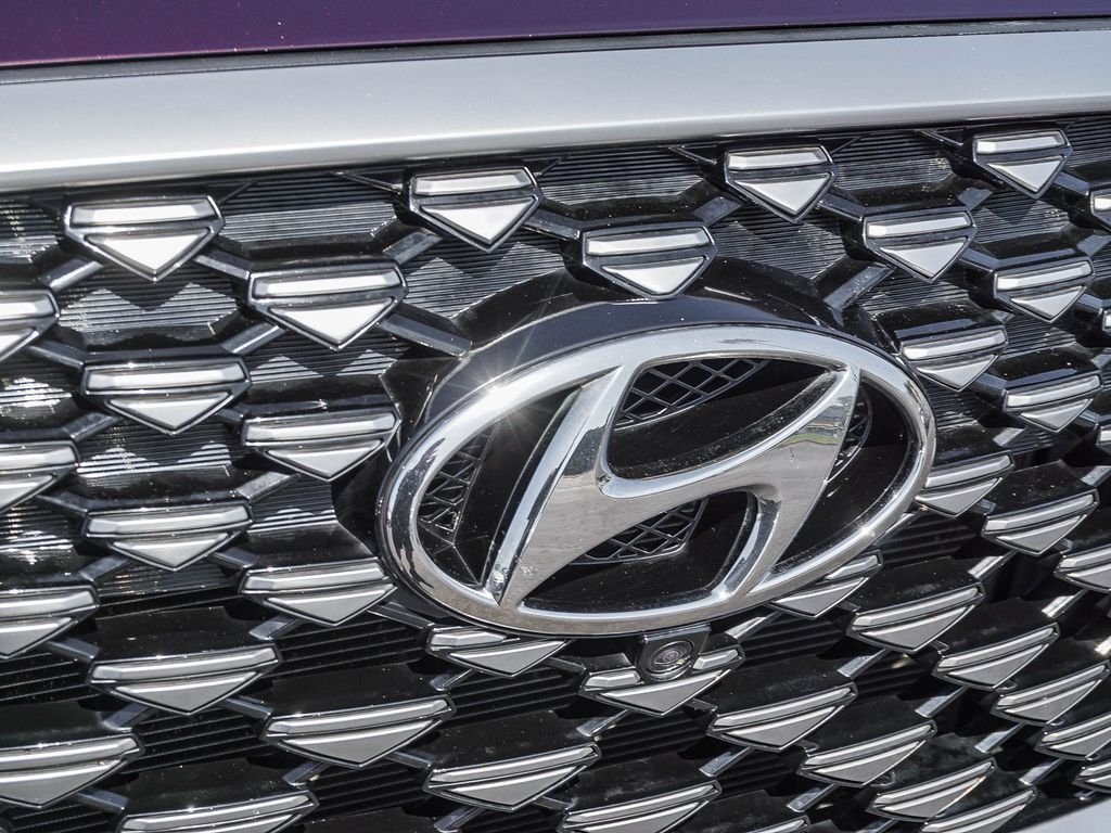 Used 2022 Red Hyundai Calligraphy image 11