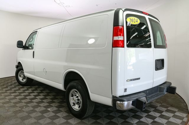 Used 2024 White Chevrolet Work Van image 7