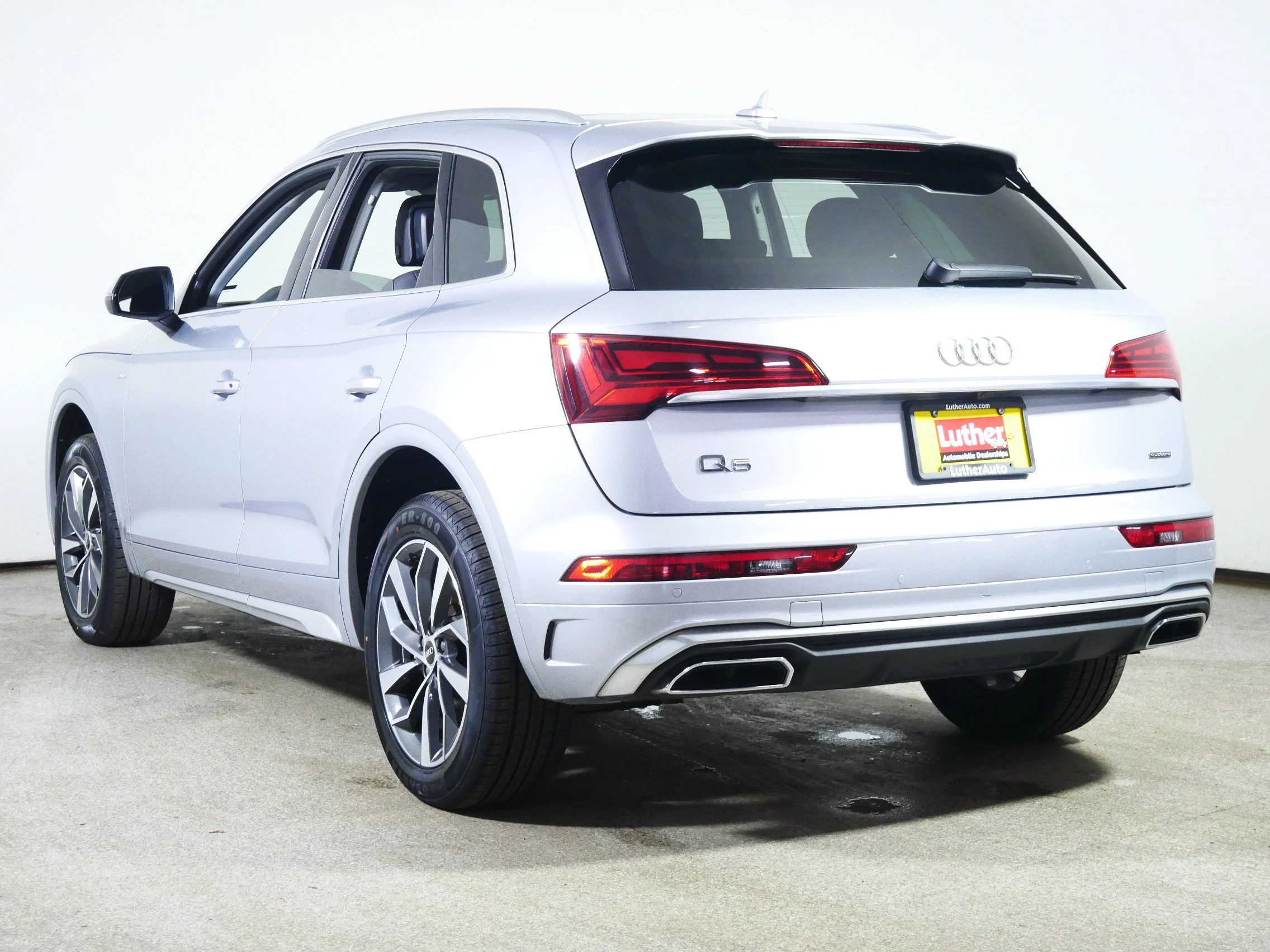 Used 2023 Florett Silver Metallic Audi S line Premium Plus image 5