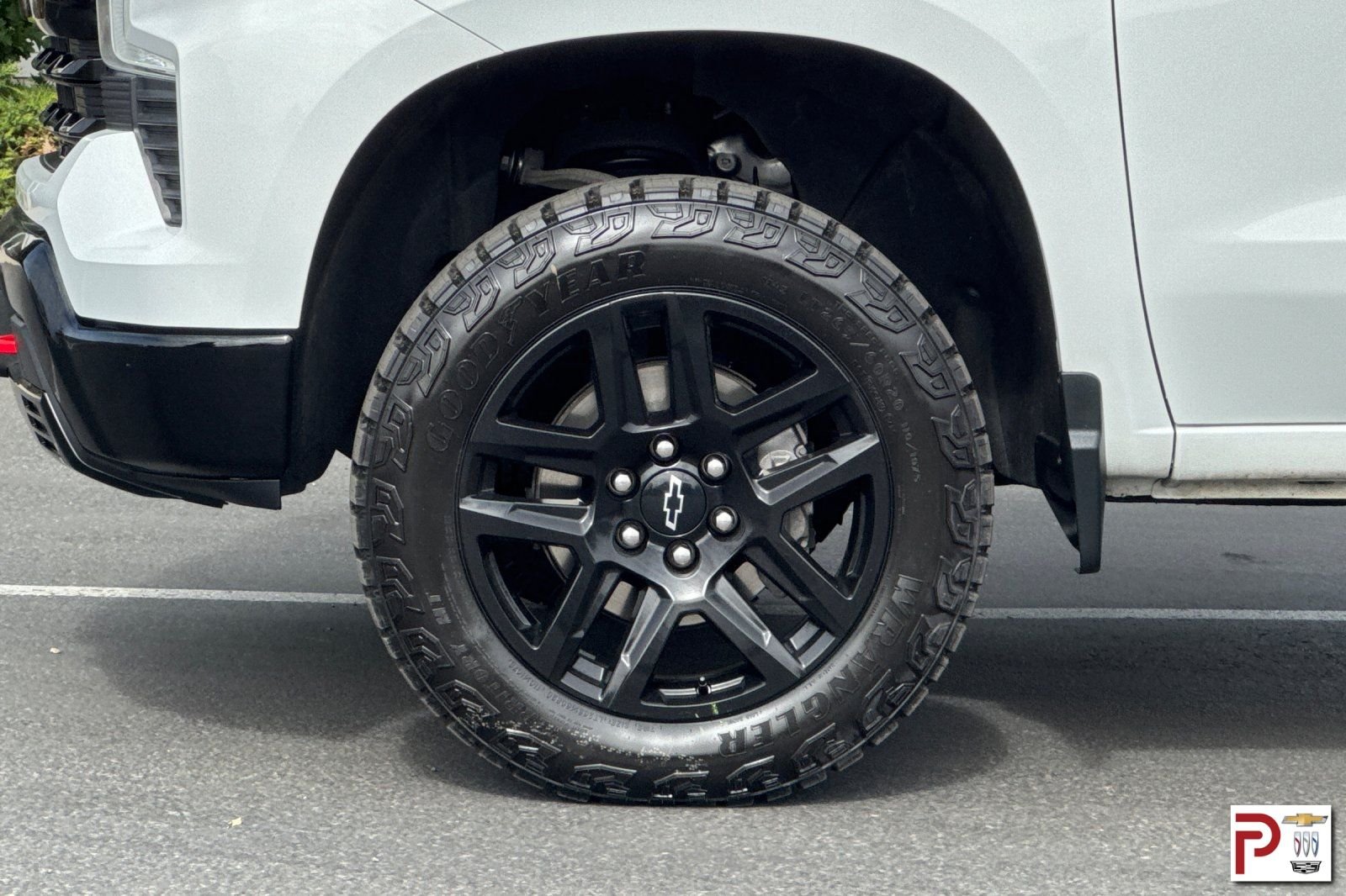 Used 2023 White Chevrolet LT Trail Boss image 31