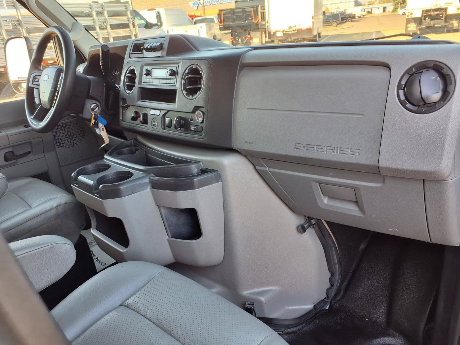 Used 2022 Oxford White Ford Base image 11