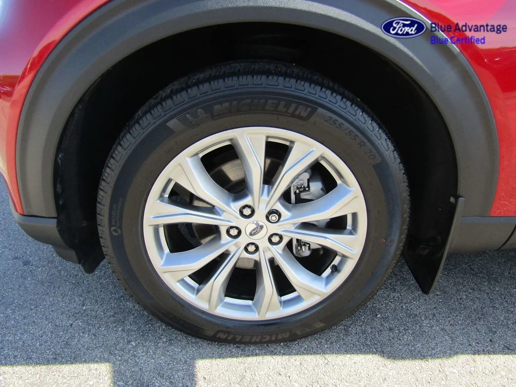 Certified Used 2024 Rapid Red Metallic Tinted Clearcoat Ford XLT image 11