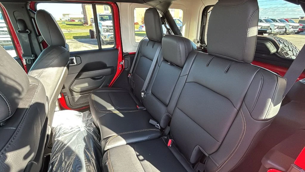 2026 Jeep Wrangler 4-Door Sahara - Photo 25