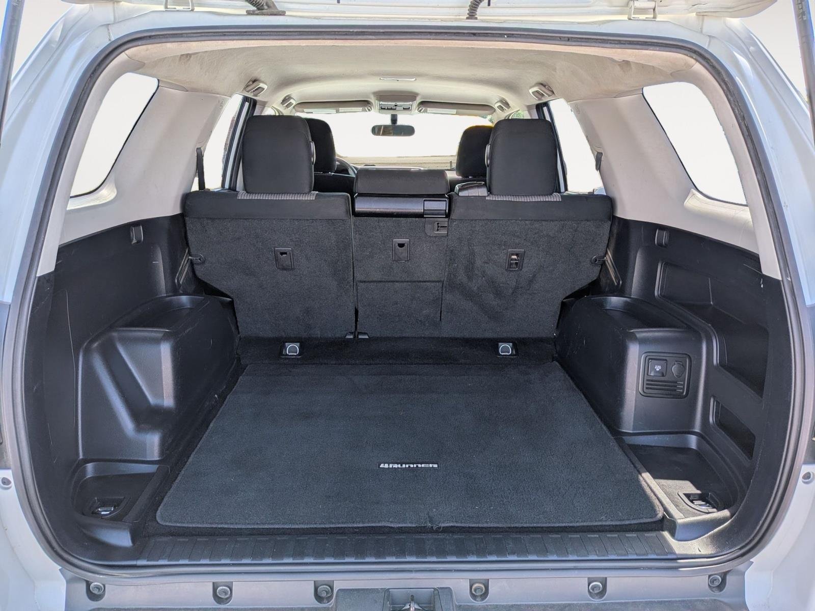 Used 2019 Super White Toyota SR5 image 68