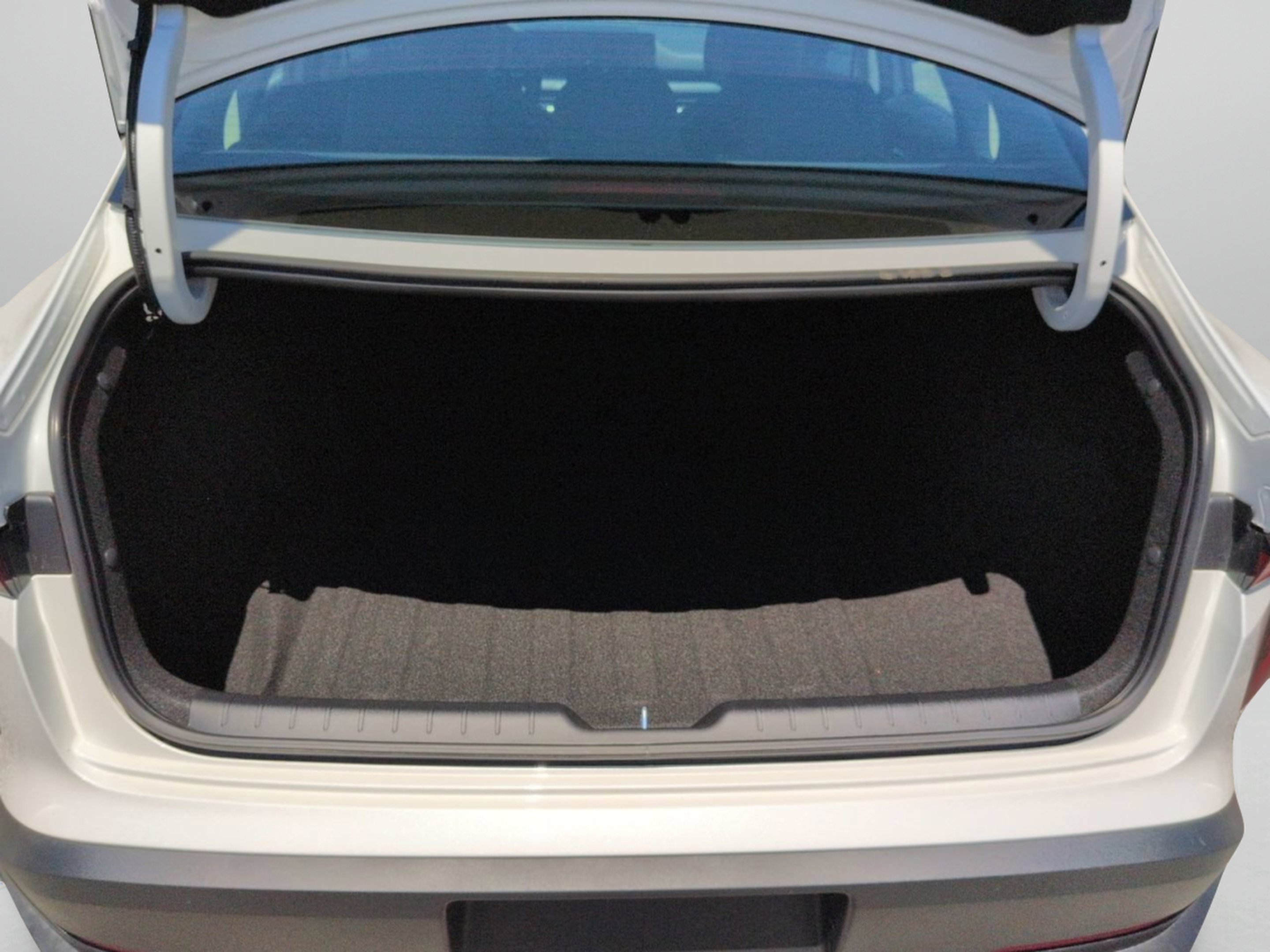 New 2026 Snow White Pearl Kia LX image 16