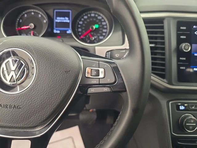 Used 2019 Deep Black Pearl Effect Volkswagen 3.6L V6 SE image 32