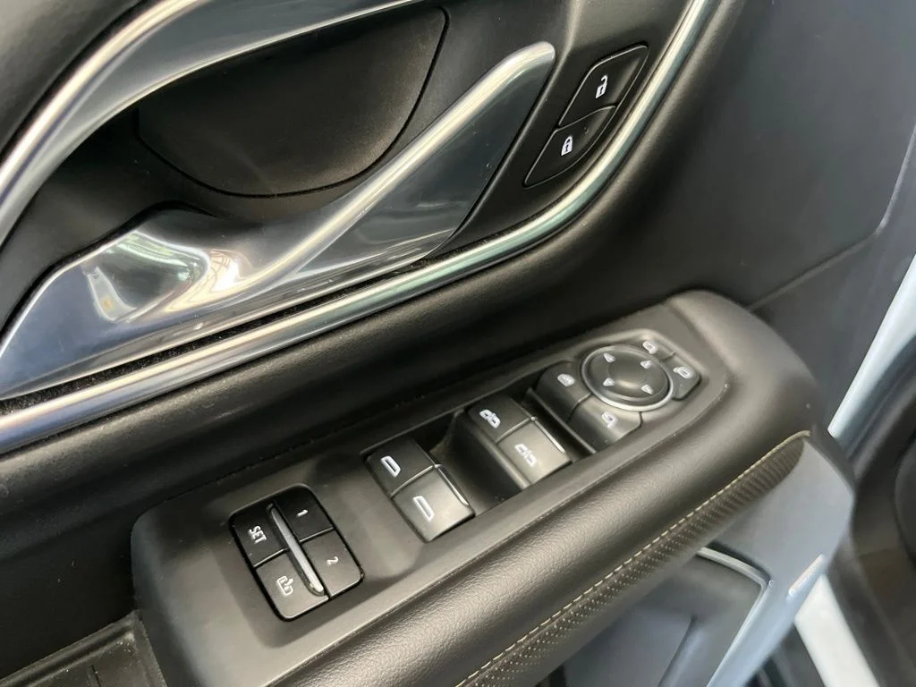 Used 2021 Summit White Chevrolet Premier image 5