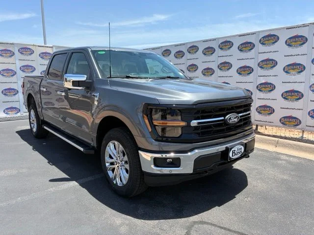 New 2026 Carbonized Gray Metallic Ford XLT image 2