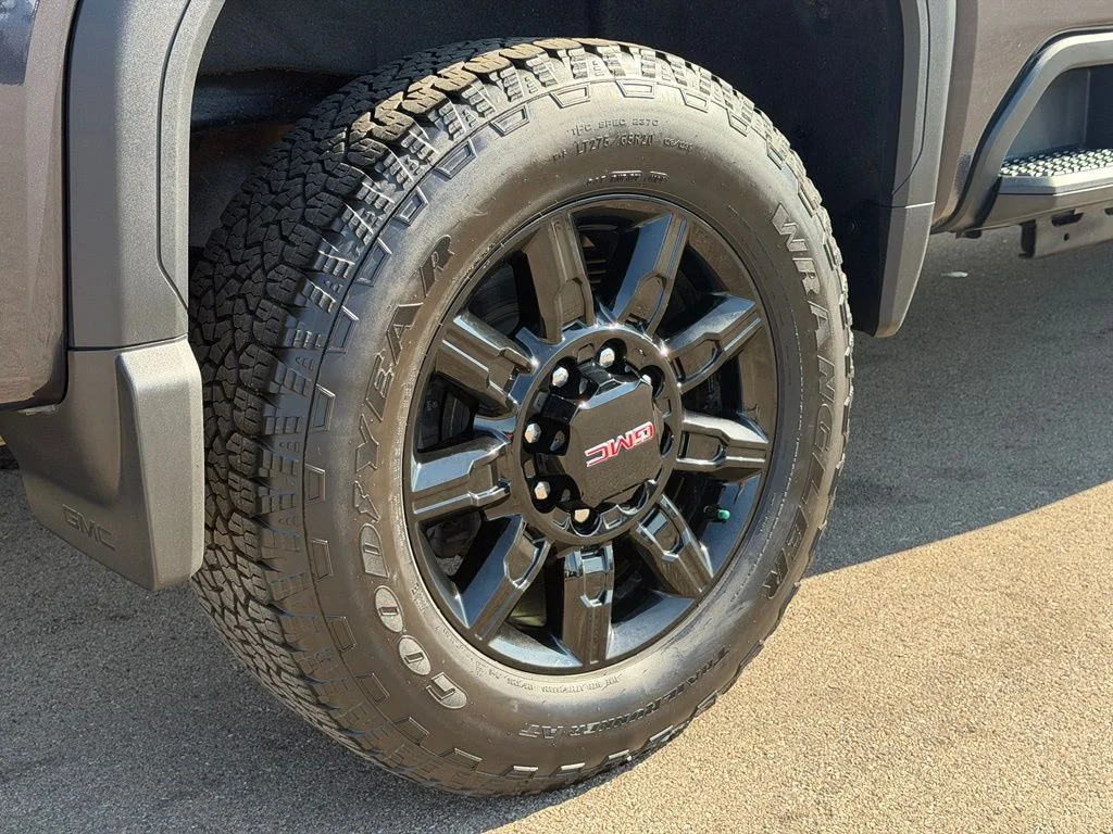 Used 2025 Gray GMC AT4 image 25