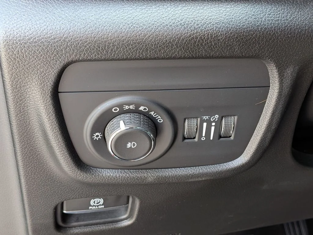 Used 2021 Red Jeep Overland image 18