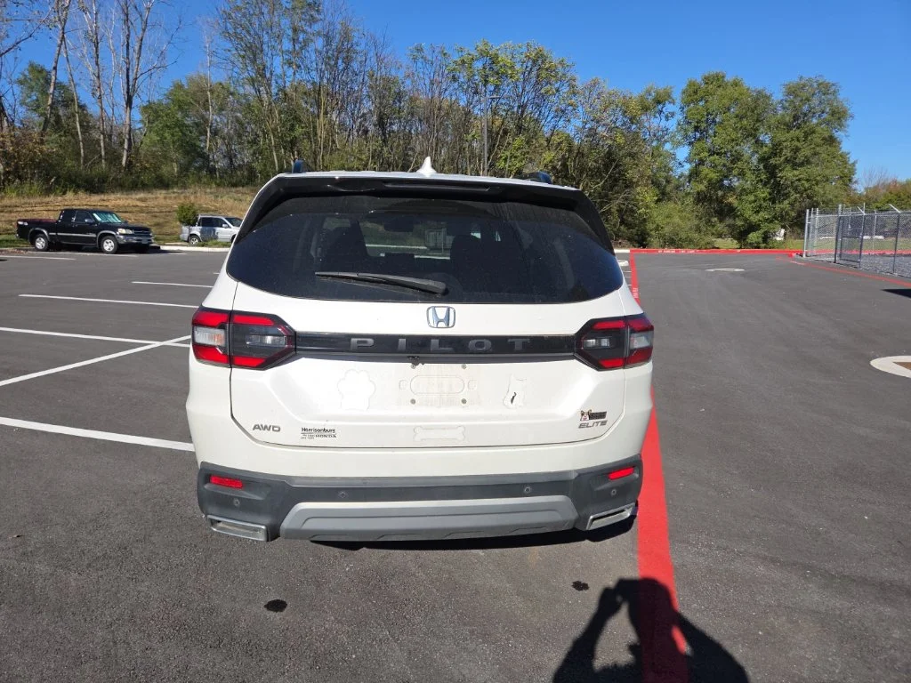 Used 2023 White Honda Elite image 6