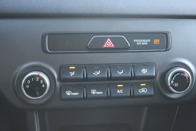Used 2019 White Kia LX image 8
