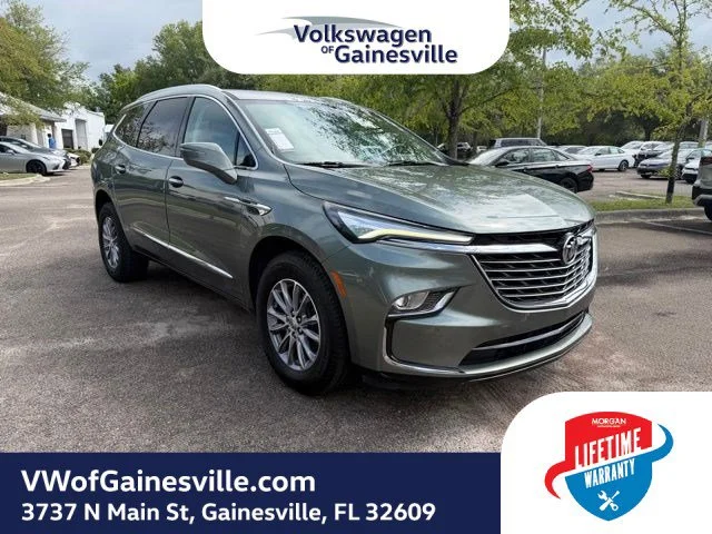 2024 Buick Enclave Essence's photo