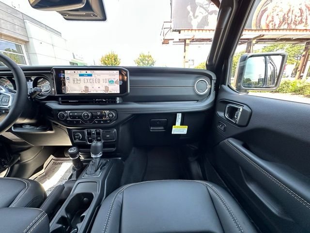 2025 Jeep Wrangler 4-Door Sahara - Photo 30