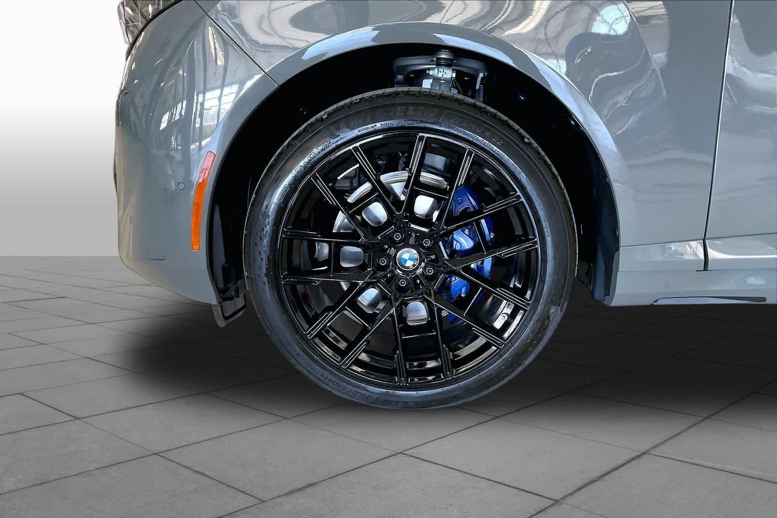New 2027 Grey Pine Metallic BMW 40 xDrive image 11