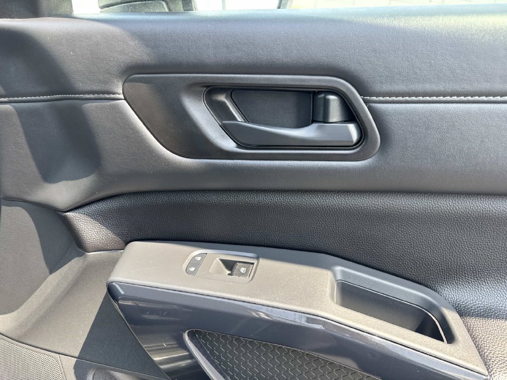 Used 2025 Gray Nissan S image 15
