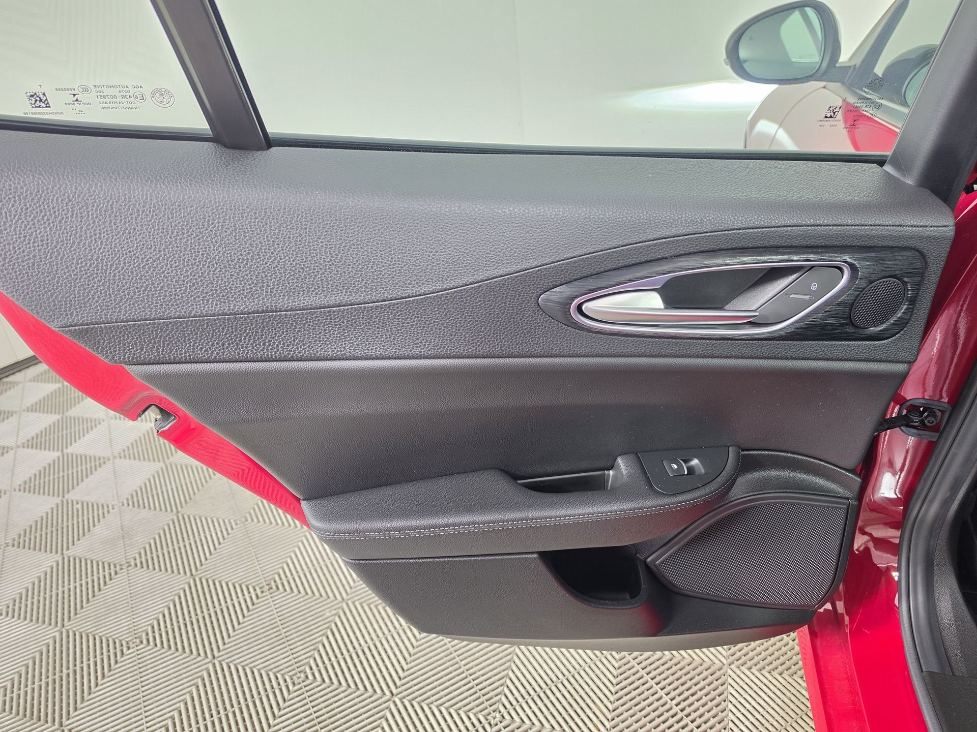 2024 Alfa Romeo Giulia Sprint - Photo 38