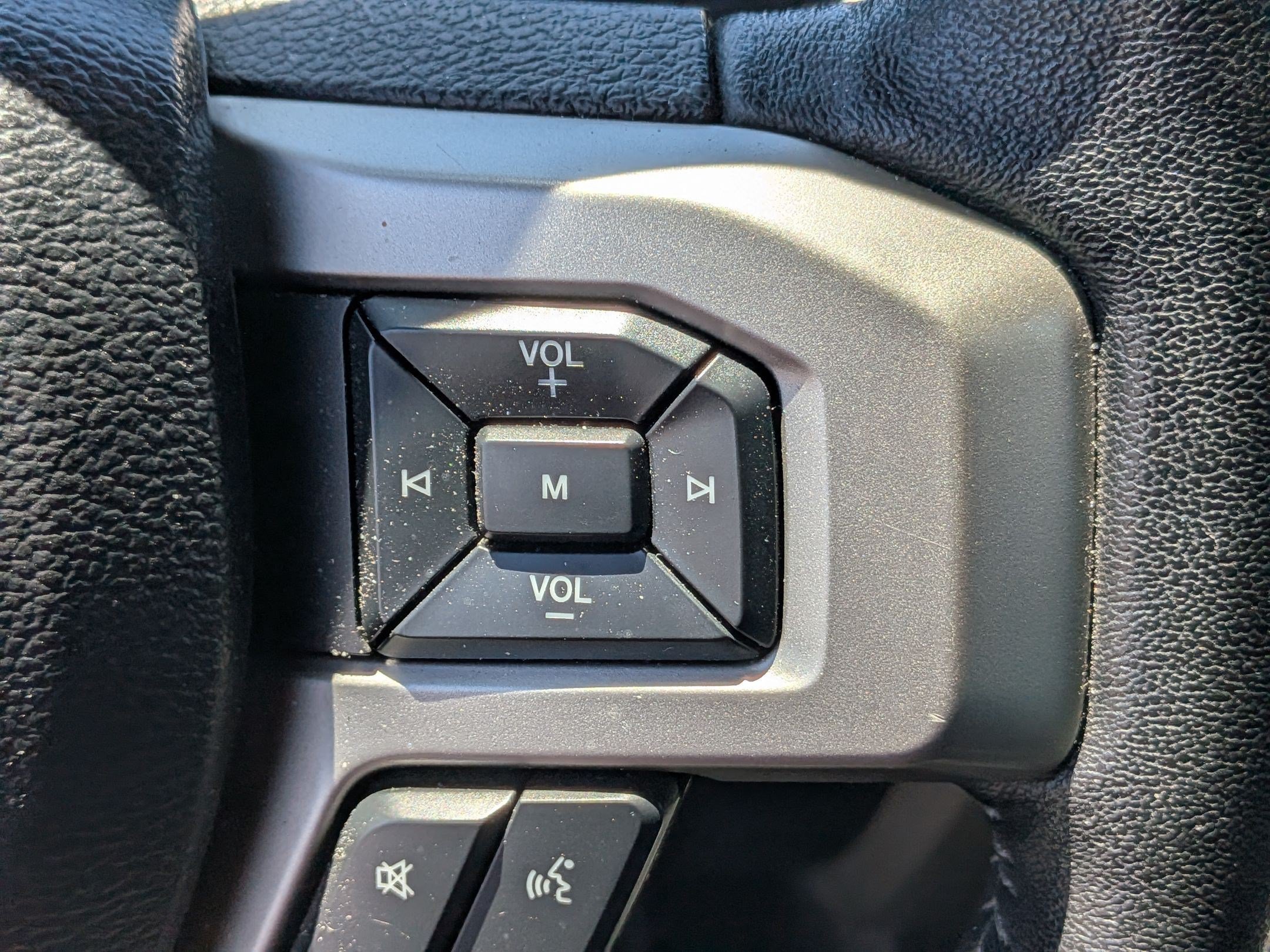 Used 2019 Ingot Silver Metallic Ford LARIAT image 16