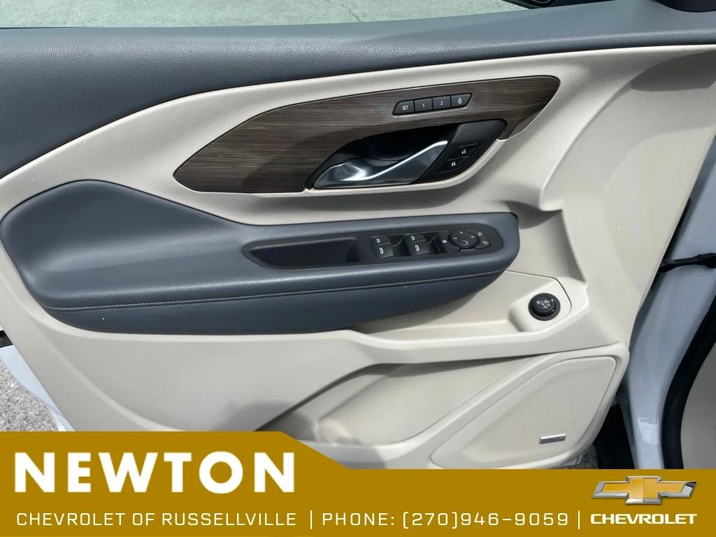Used 2022 White Frost GMC Denali image 7