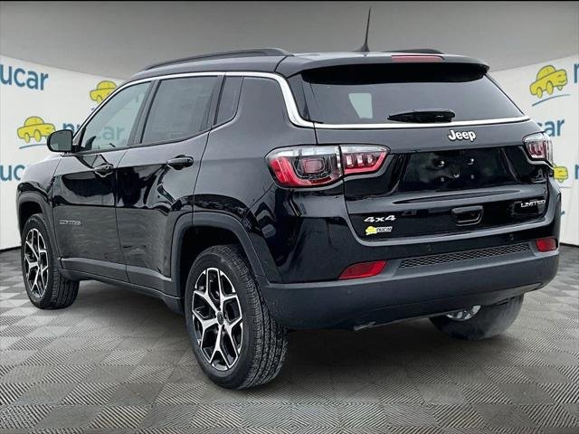 New 2026 Diamond Black Crystal Pearl-Coat Exterior Paint Jeep Limited image 4