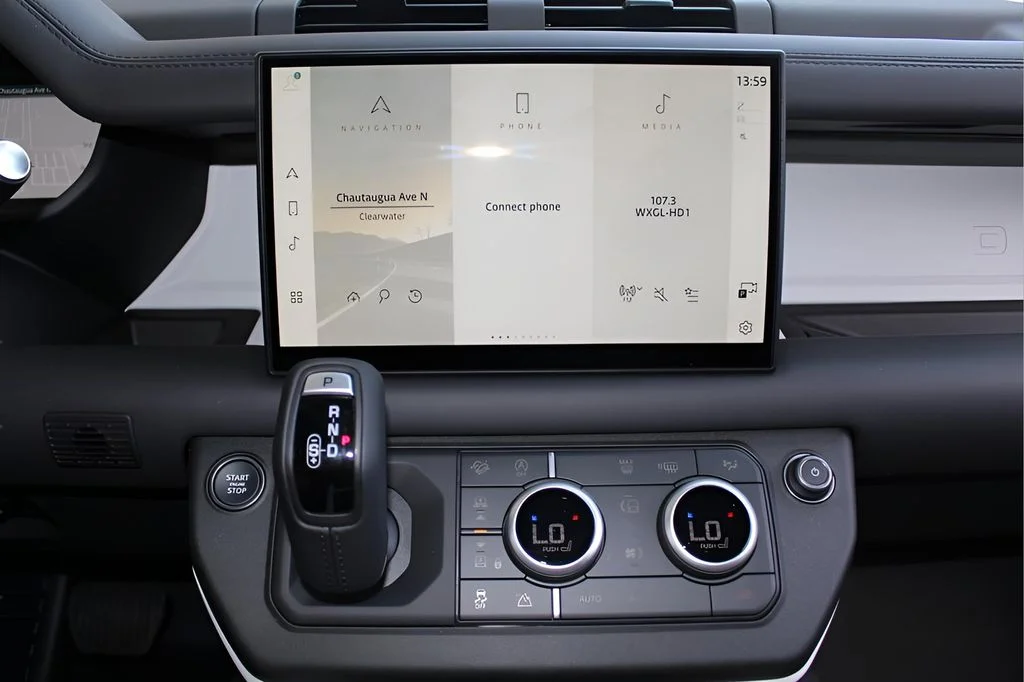 2025 Land Rover Defender S - Photo 23