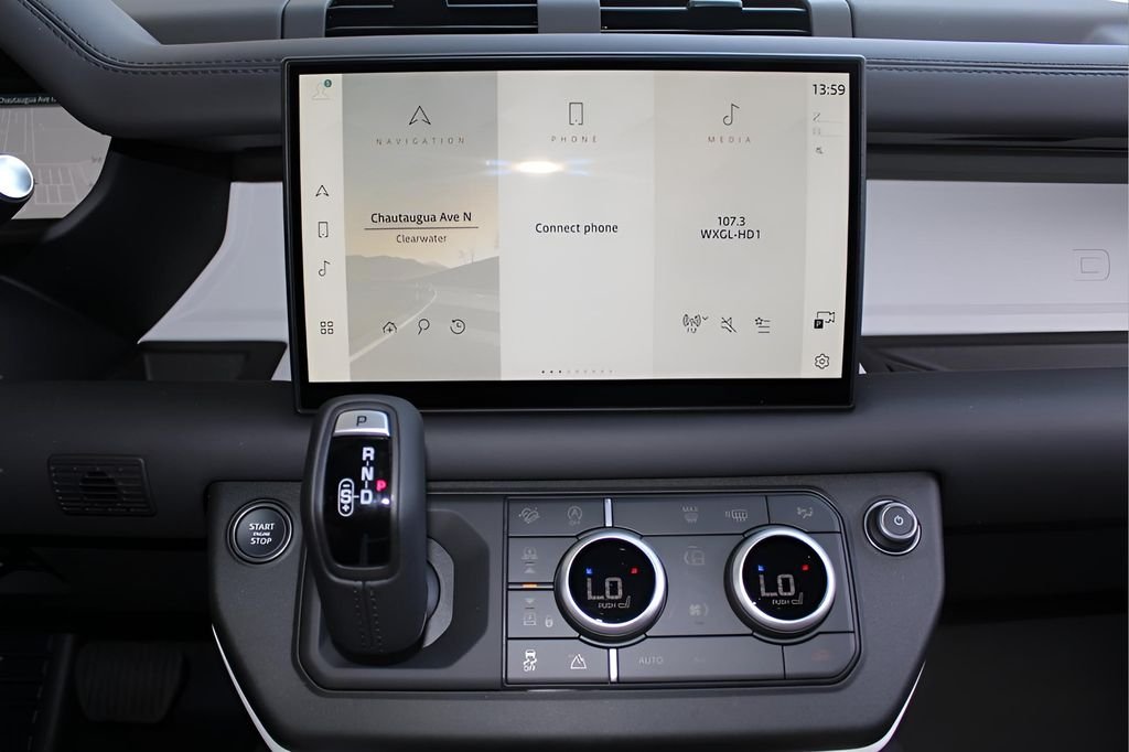 2025 Land Rover Defender S - Photo 23