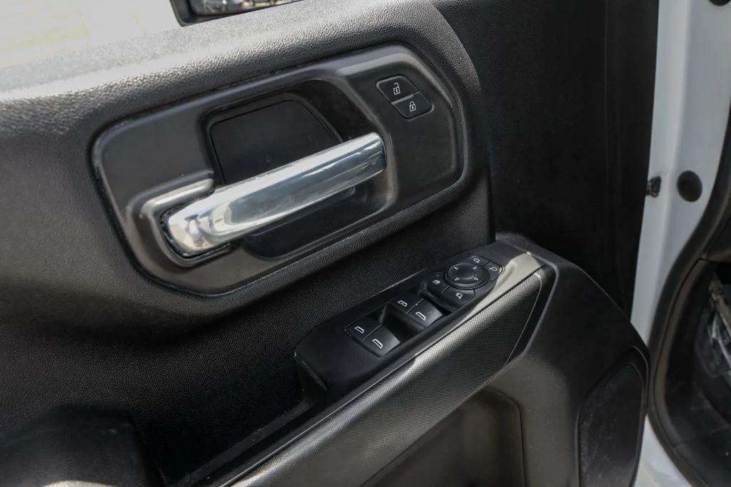 Used 2022 White Chevrolet Custom image 14