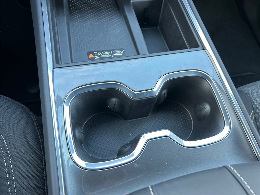 2026 GMC ACADIA - Image 25