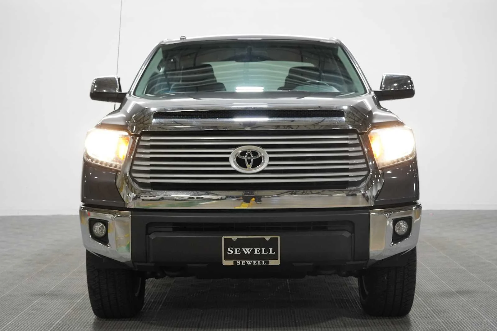Used 2014 Magnetic Gray Metallic Toyota LTD image 2