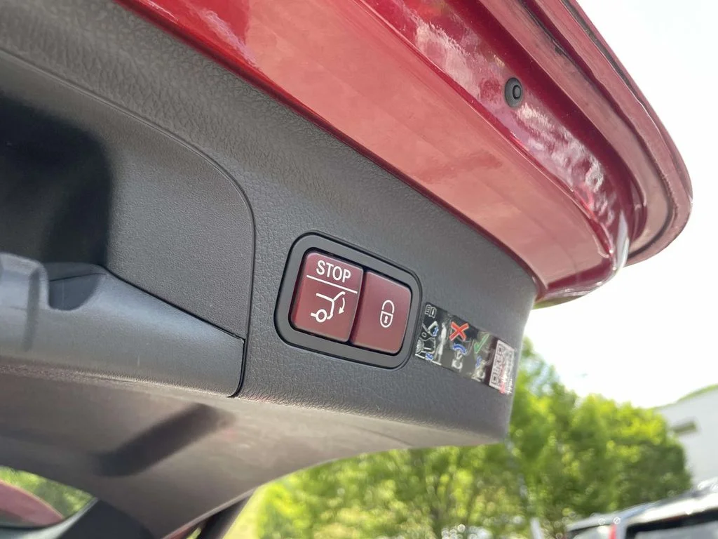 Used 2022 Cardinal Red Metallic Mercedes-Benz GLE 350 image 18