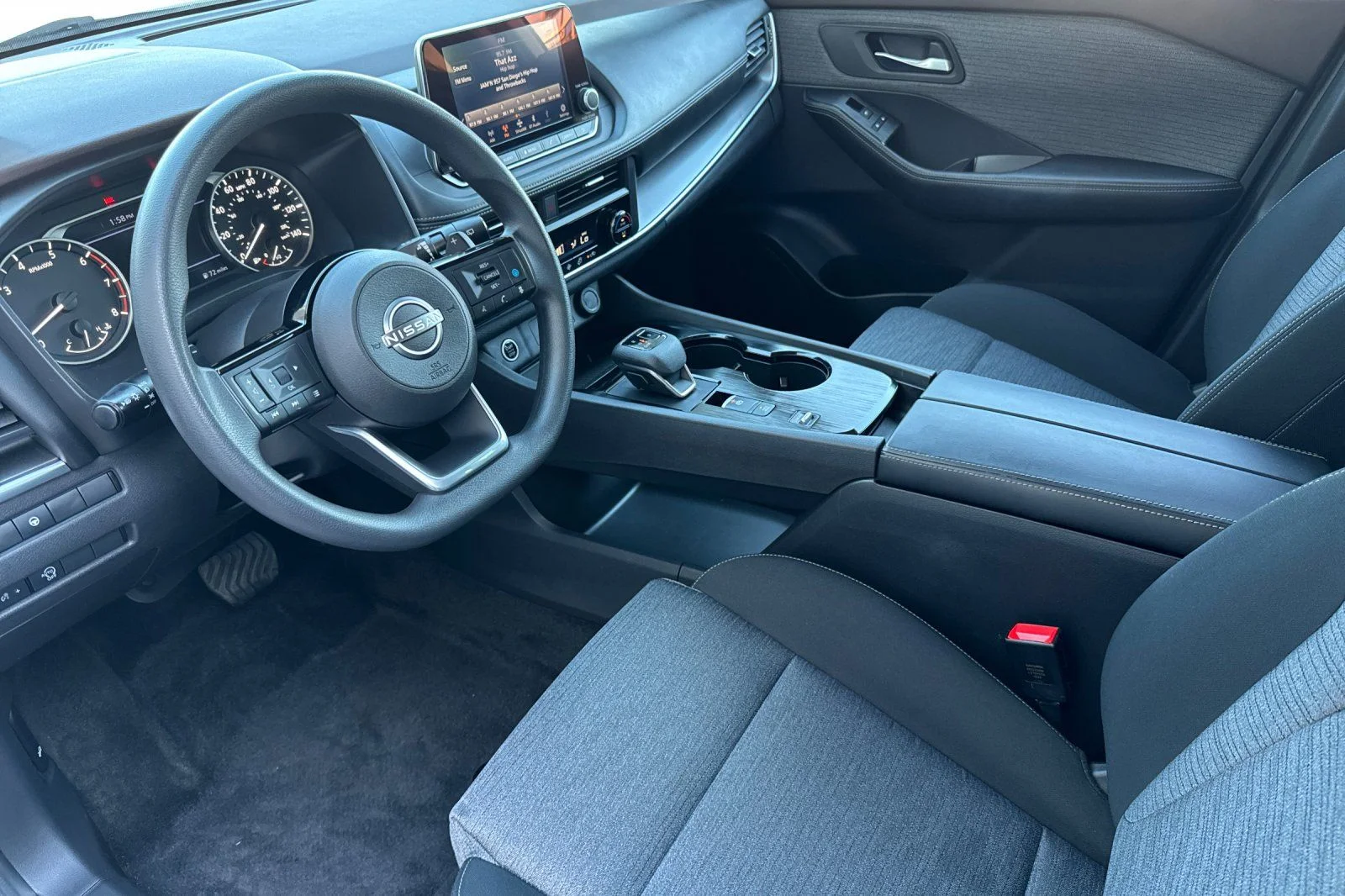 Used 2023 White Nissan SV image 9