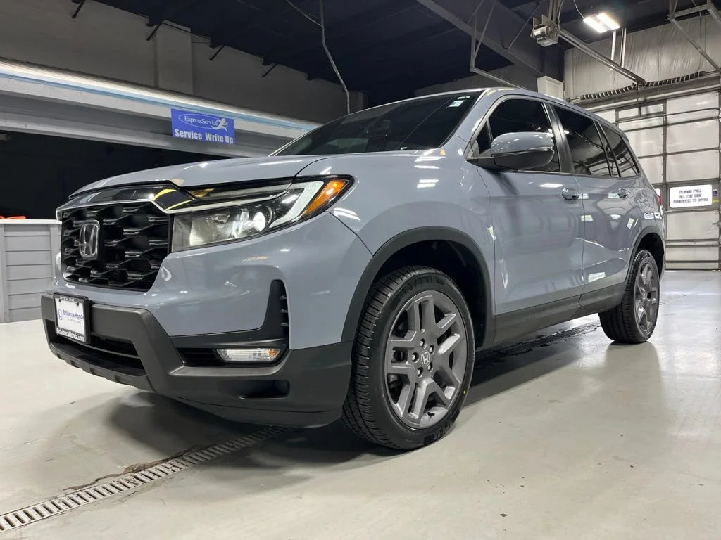 Certified Used 2023 Sonic Gray Pearl Honda AWD EX-L image 40