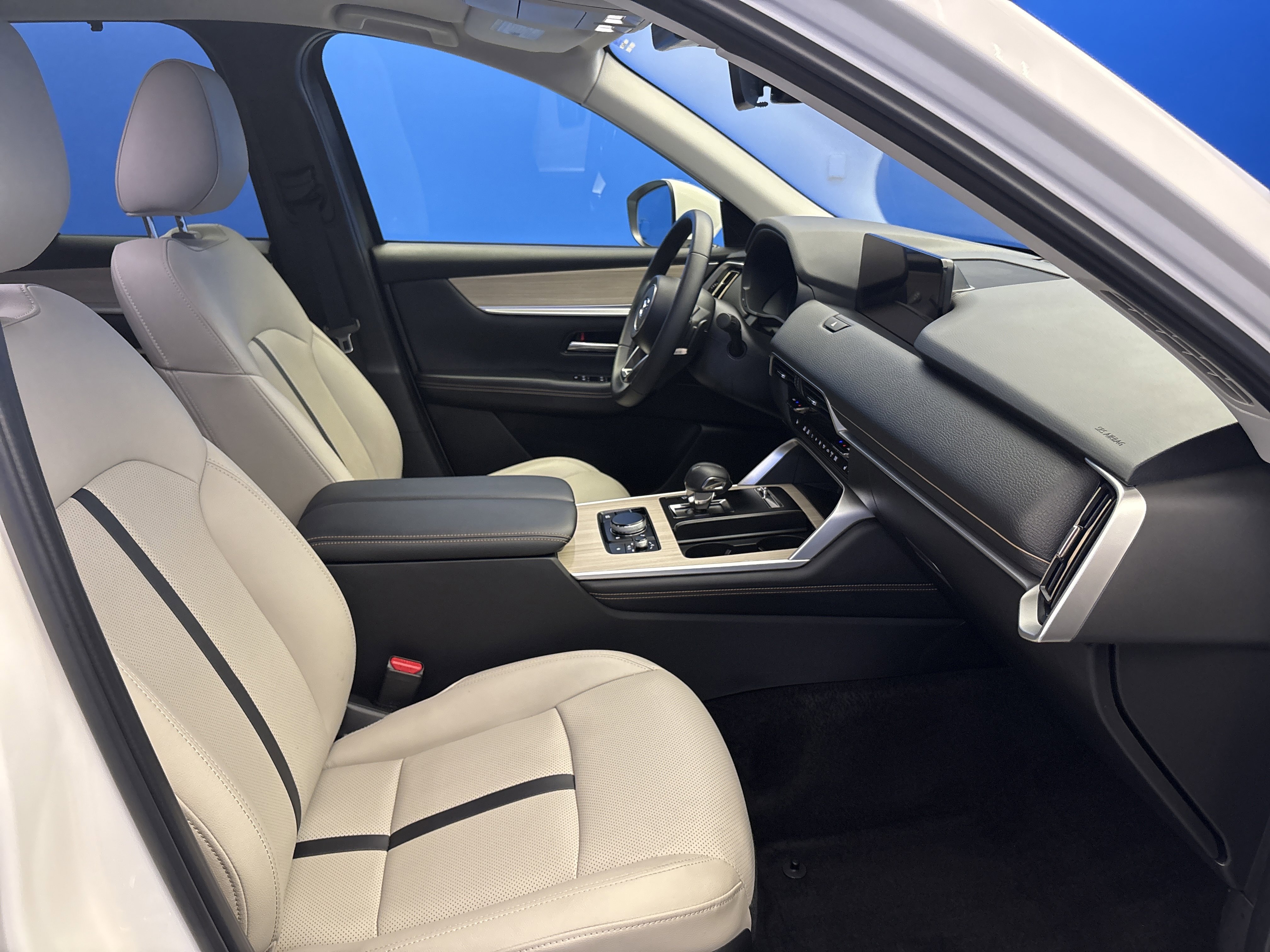 Used 2025 Rhodium White Premium Mazda Preferred Package image 24