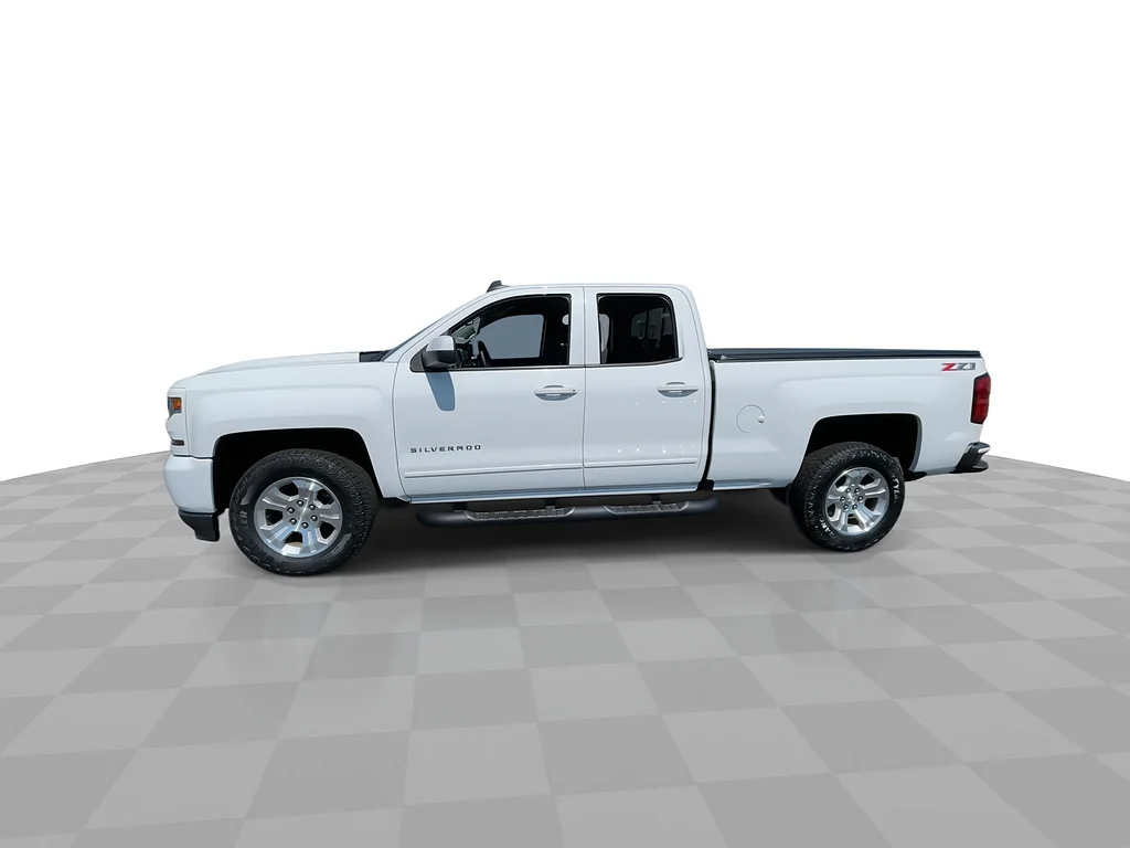 Used 2019 Summit White Chevrolet LT image 6