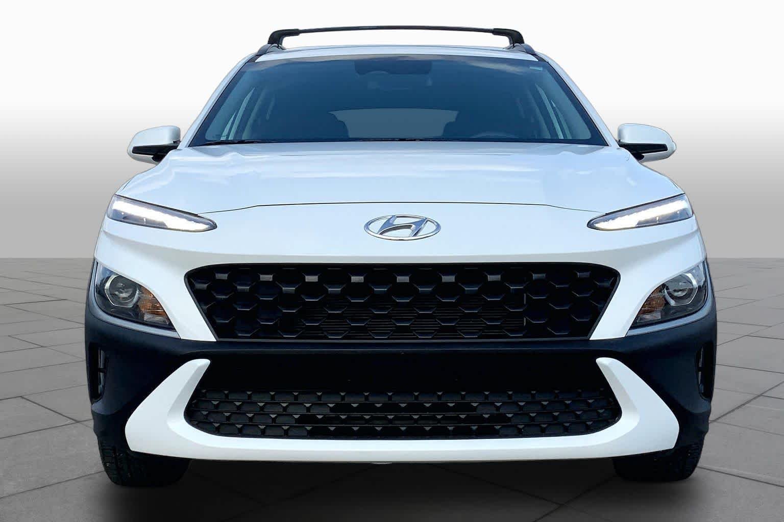 Used 2022 Lunar White Hyundai SEL image 4