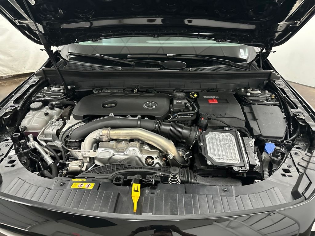 New 2026 Night Black Mercedes-Benz GLB 250 image 12