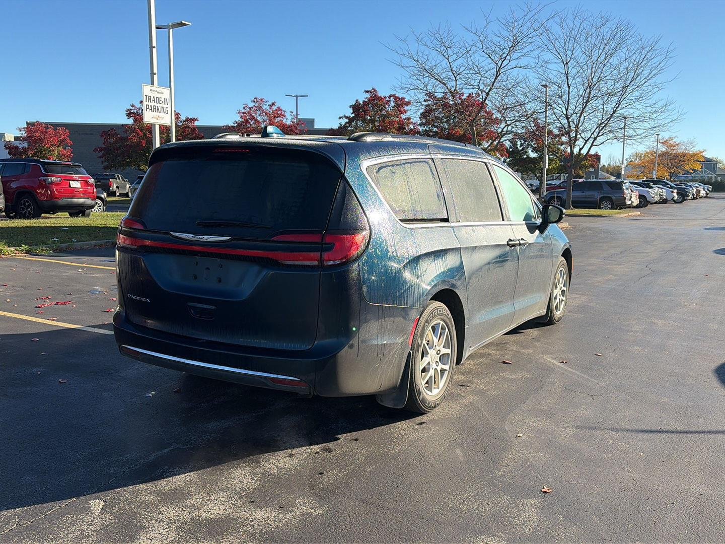 Used 2022 Fathom Blue Pearlcoat Chrysler Touring L image 7