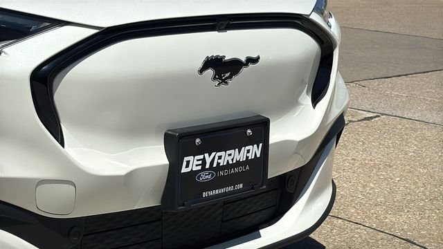 Used 2025 White Ford Premium image 3