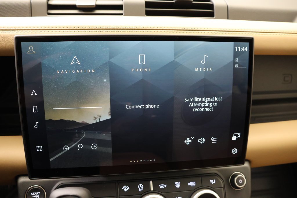 New 2026 Fuji White LAND ROVER S image 23