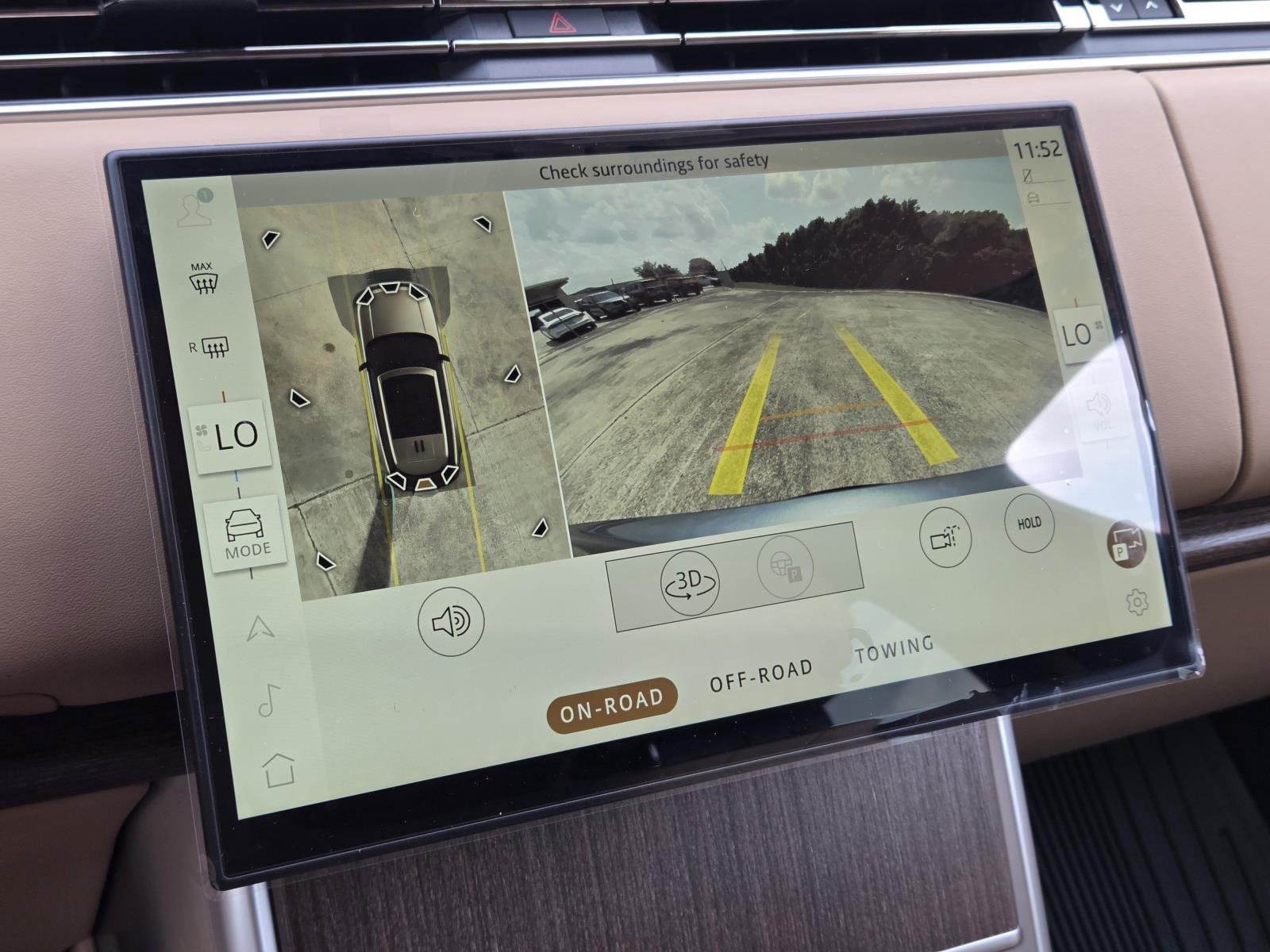 New 2026 Eiger Grey Land Rover SE image 25