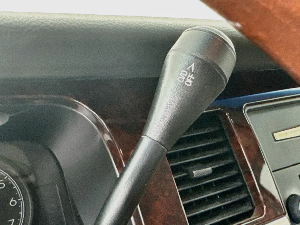 Used 2007 White Lincoln Signature image 18