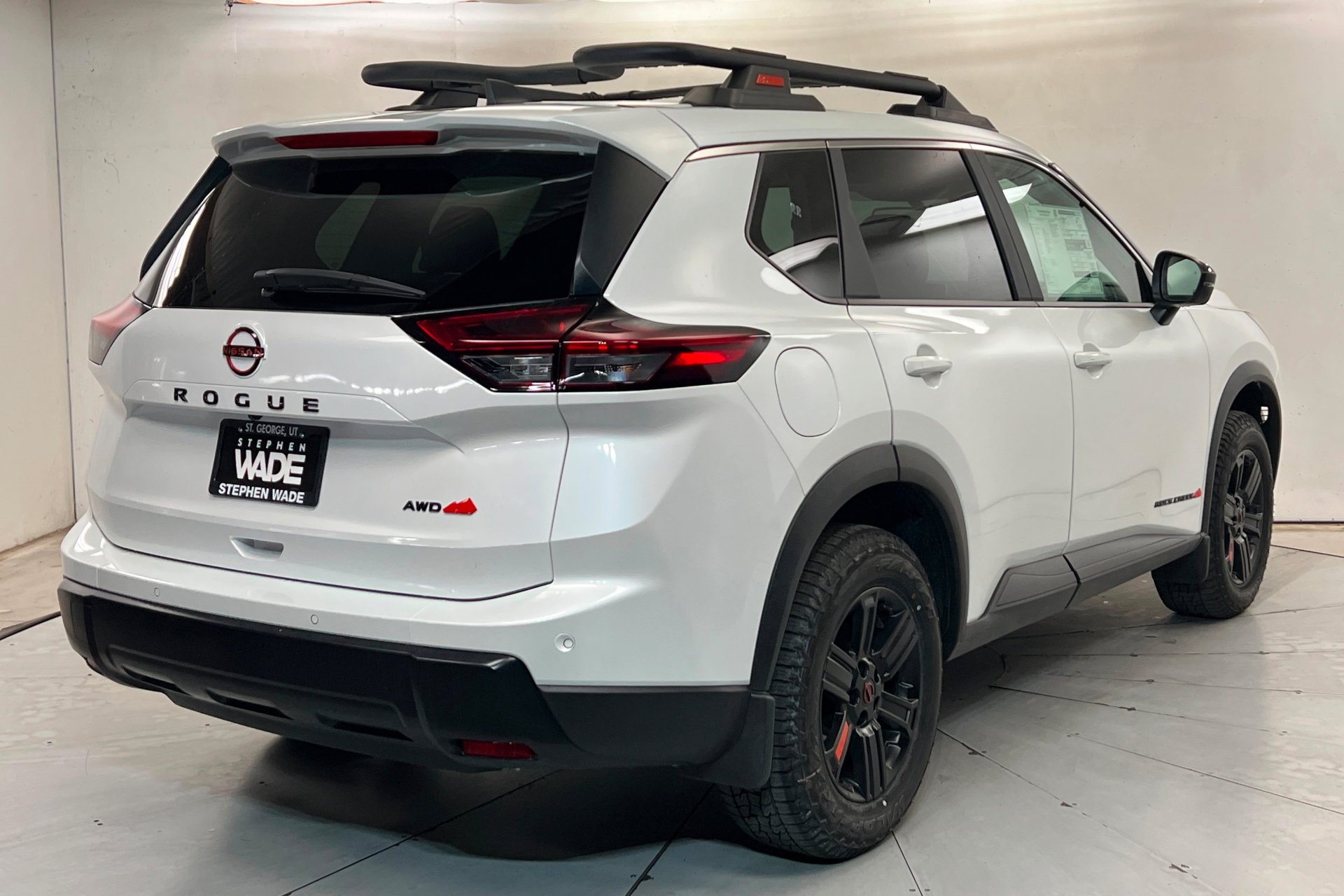 New 2026 Everest White Pearl TriCoat Nissan Rock Creek® image 6